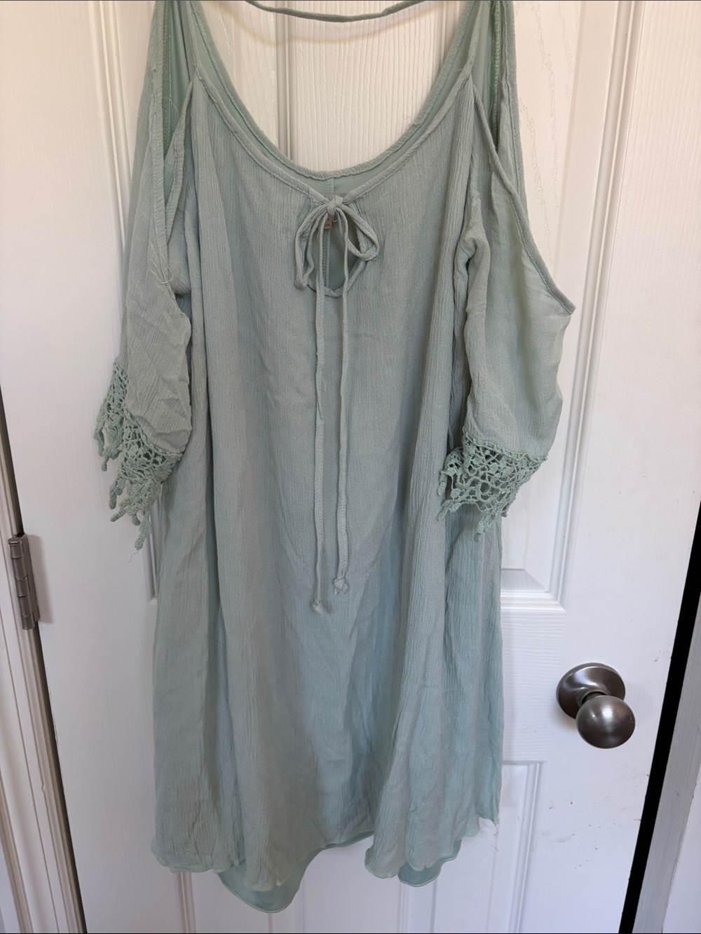 Charlotte Russe Light Sage Green Cold-Shoulder Crochet Sleeve Tunic Dress